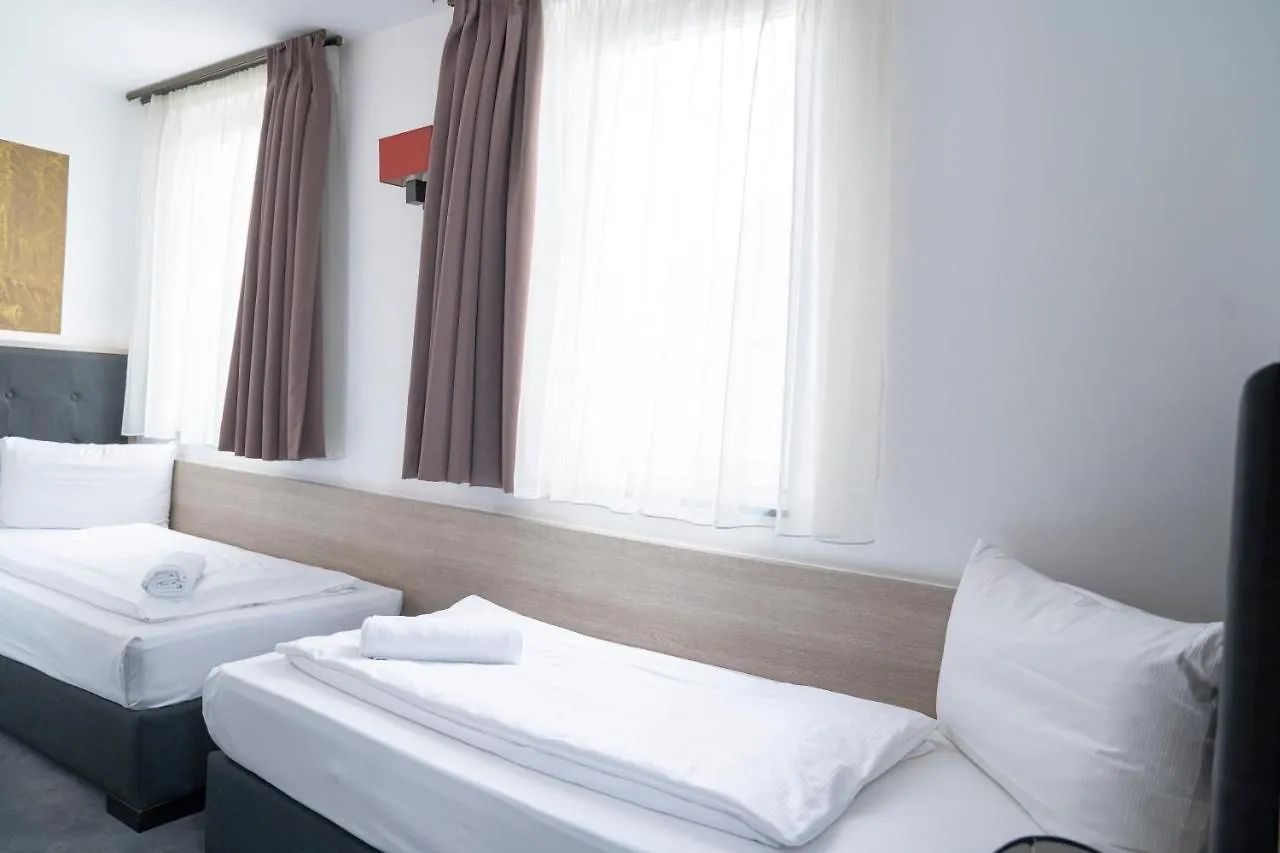 Alpha & Omega Hotel Stuttgart 3*,