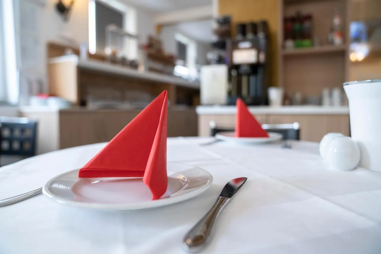 Alpha & Omega Hotel Stuttgart 3*,